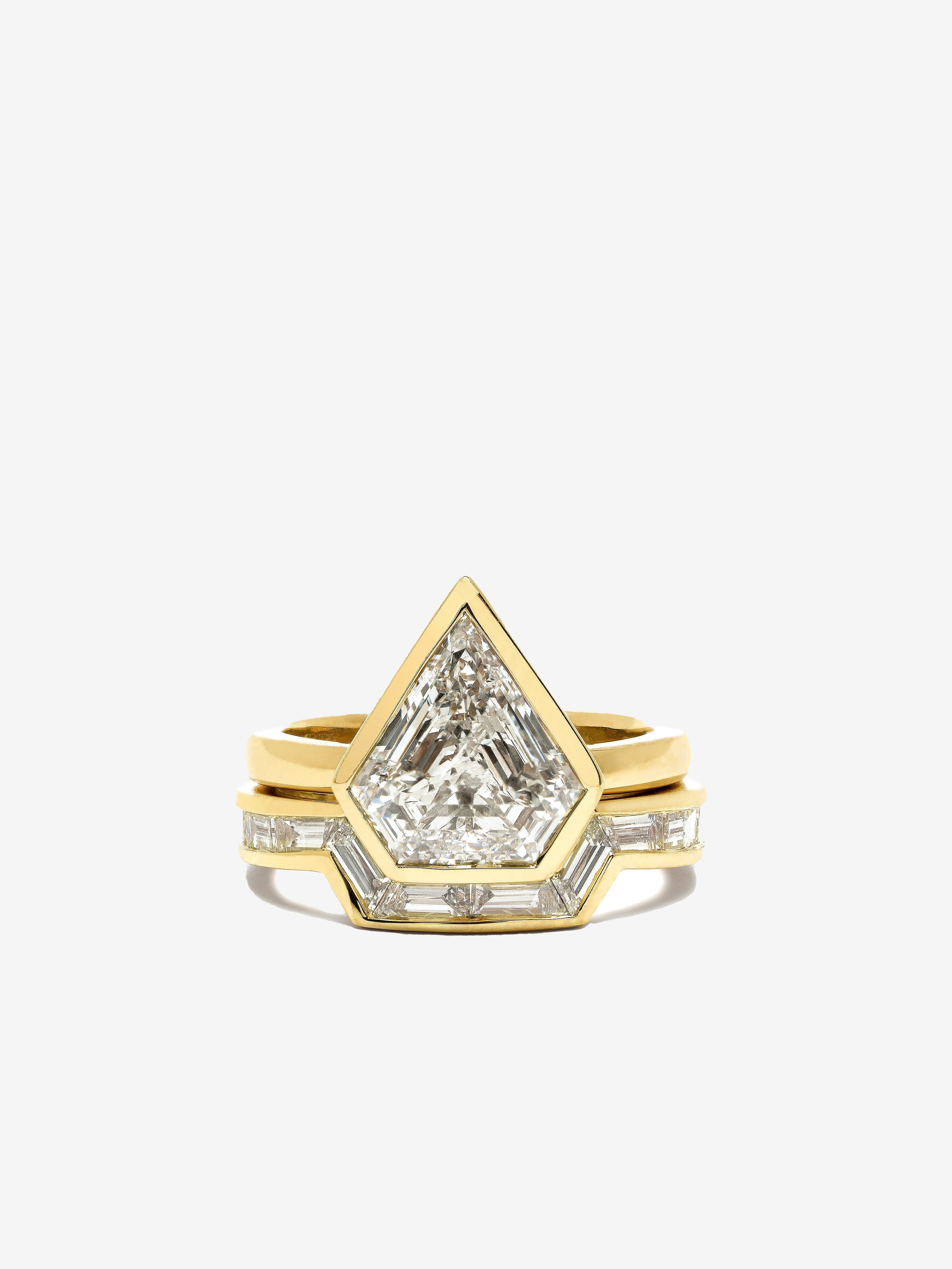 Shield Diamond Ring with Baguette Diamond Silhouette Band
